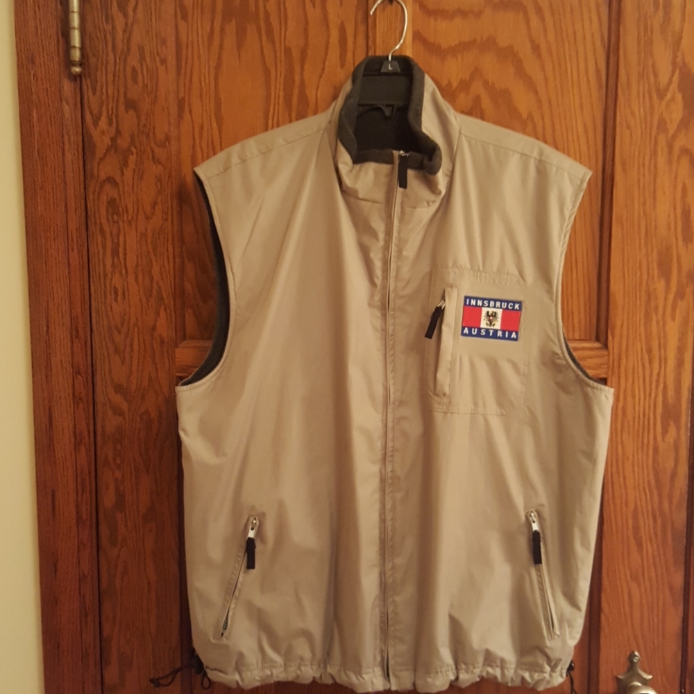 Mens reversible vest
